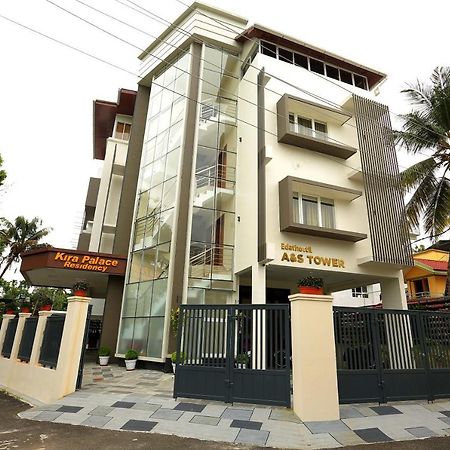 Kira Palace Residency Ξενοδοχείο Ernakulam Εξωτερικό φωτογραφία