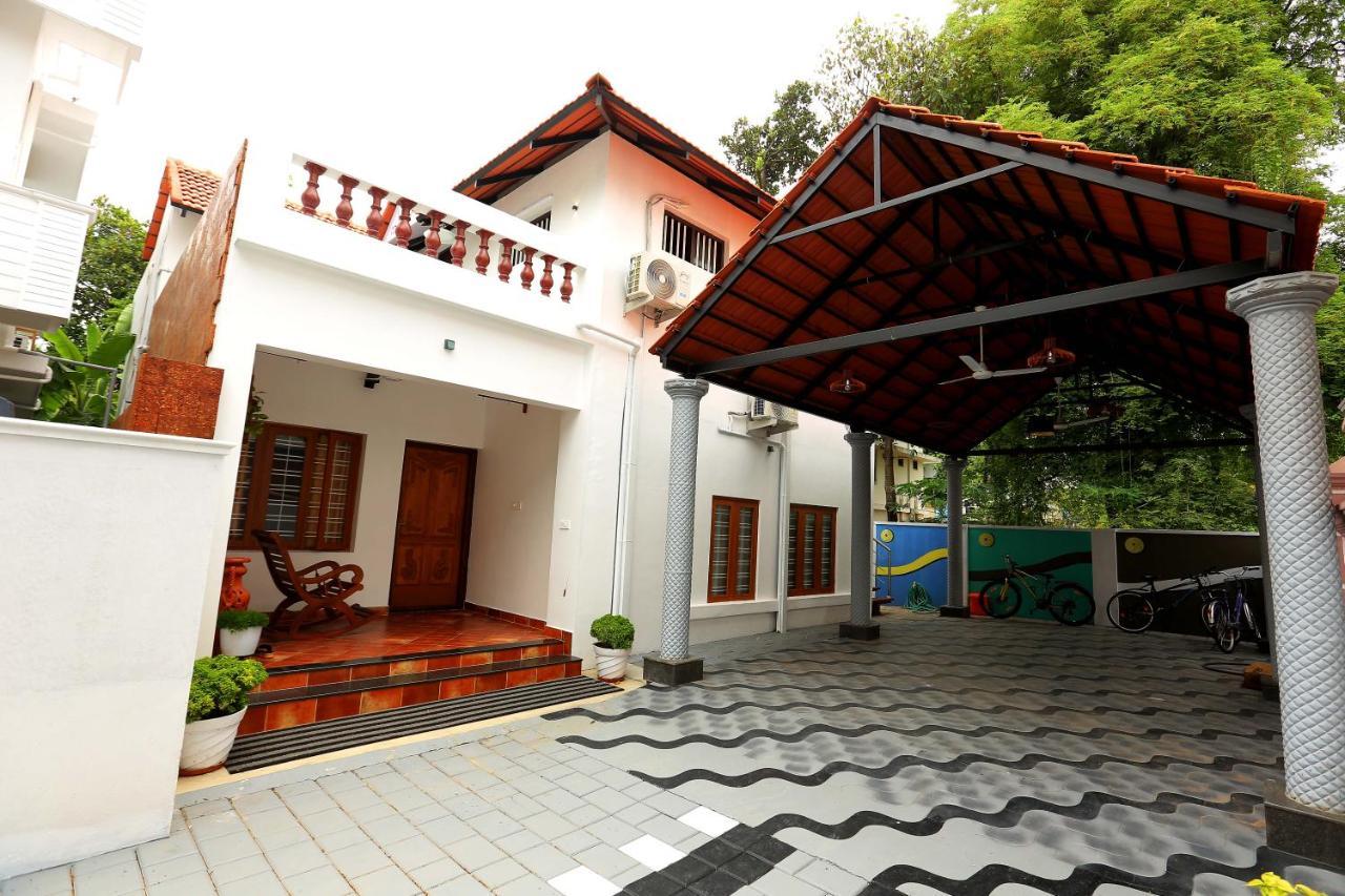 Kira Palace Residency Ξενοδοχείο Ernakulam Εξωτερικό φωτογραφία