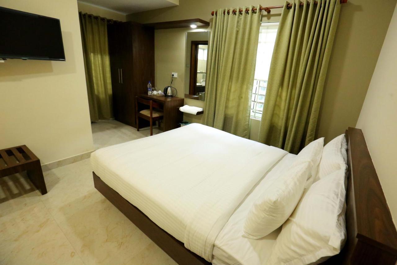 Kira Palace Residency Ξενοδοχείο Ernakulam Εξωτερικό φωτογραφία