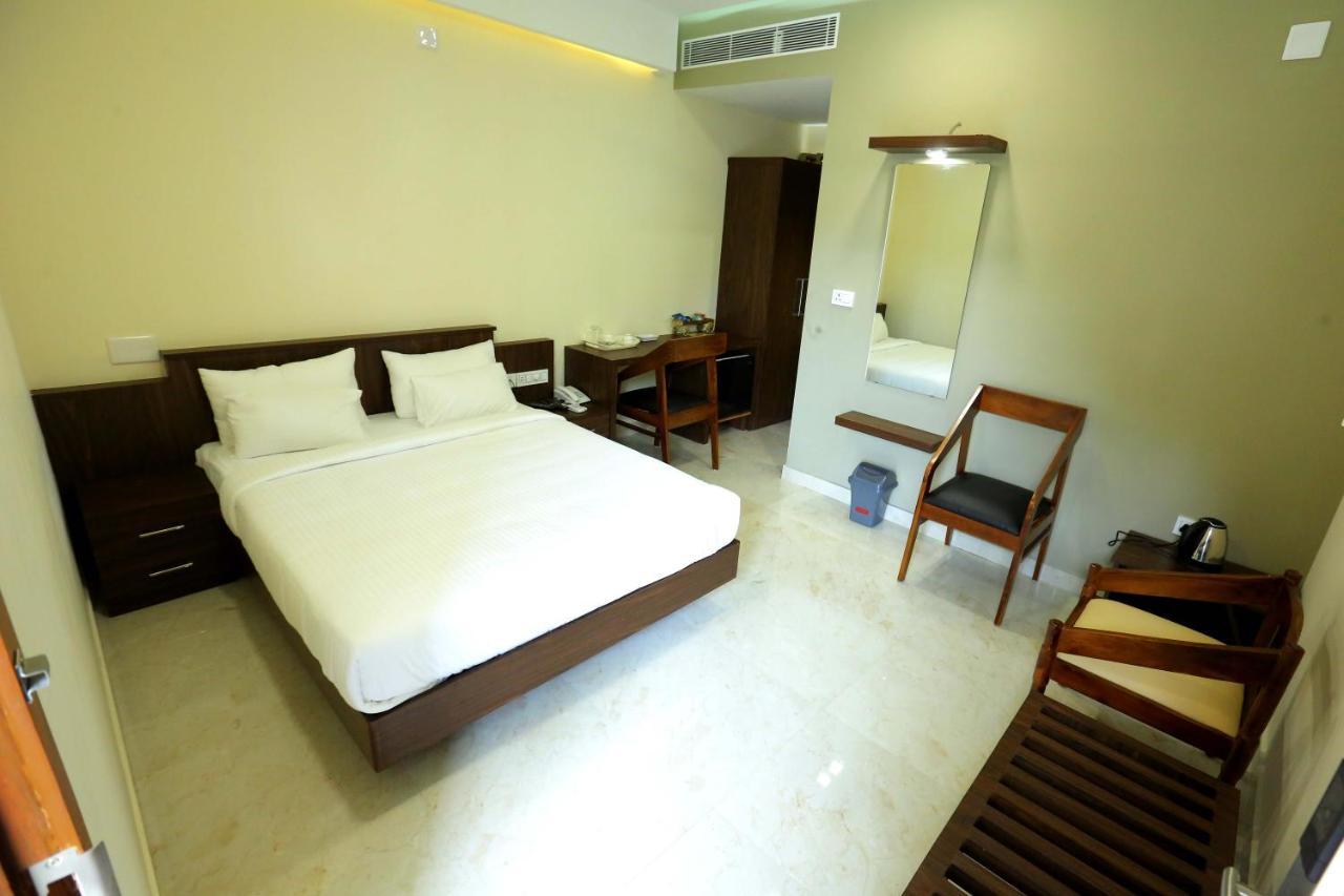 Kira Palace Residency Ξενοδοχείο Ernakulam Εξωτερικό φωτογραφία