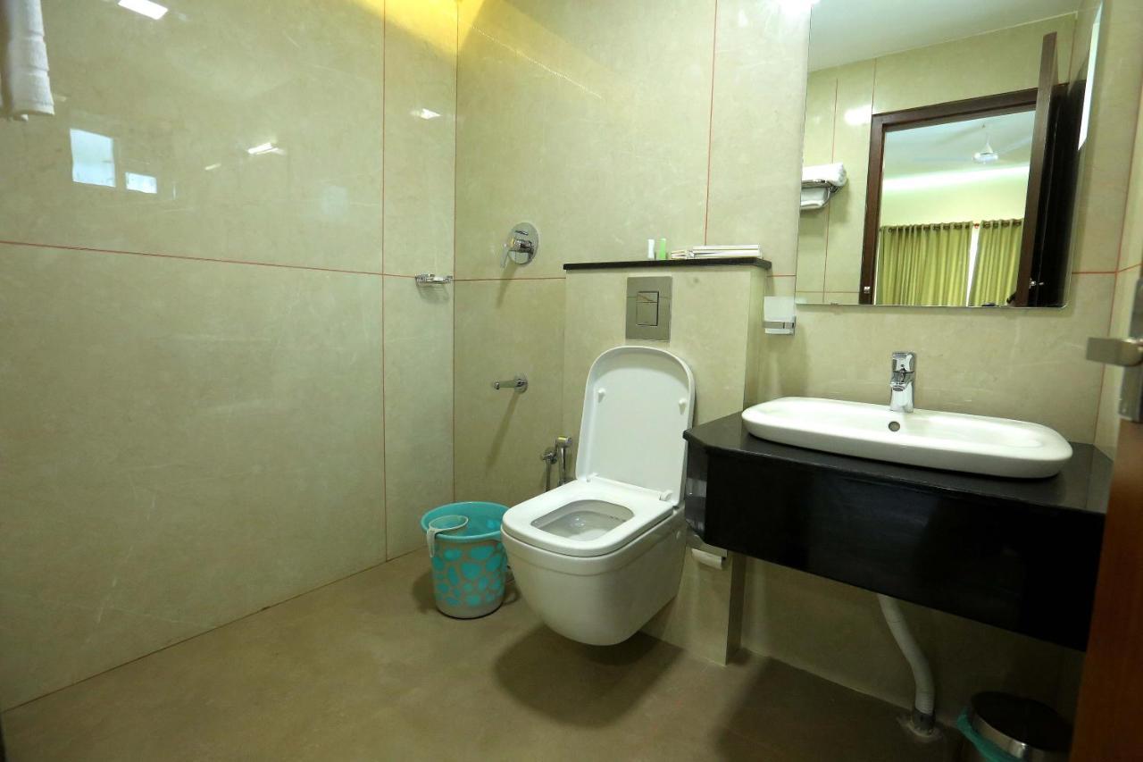 Kira Palace Residency Ξενοδοχείο Ernakulam Εξωτερικό φωτογραφία